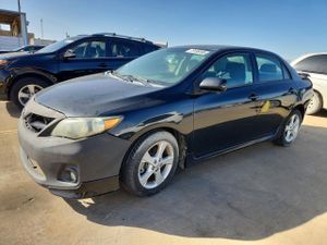 Toyota Corolla BASE 1.8L 4 2013