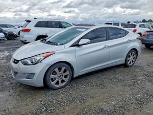 Hyundai Elantra GLS 1.8L 4 2013