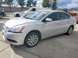 Nissan Sentra S 1.8L 4 2015