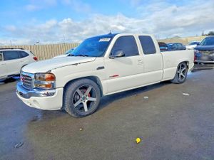 GMC Sierra C1500 5.3L 8 2003