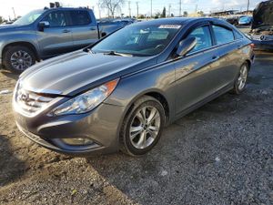 Hyundai Sonata SE 2.4L 4 2013