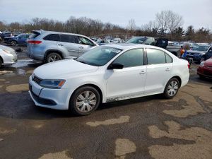 Volkswagen Jetta 2.0L 4 2013