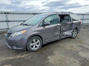 Toyota Sienna 3.5L 6 2015