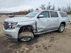 Chevrolet Suburban 5.3L 8 2015