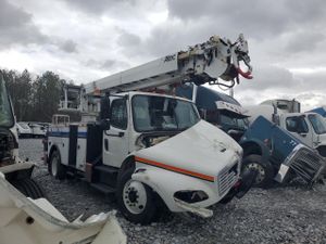 Freightliner Business Class M2 106 MEDIUM DUTY 6.7L 6 2015
