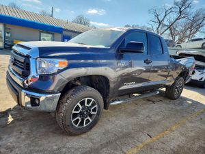 Toyota Tundra DOUBLE CAB SR 5.7L 8 2015