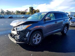 Toyota Highlander XLE 3.5L 6 2015