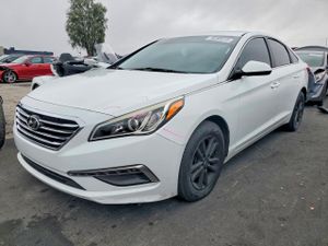 Hyundai Sonata SE 2.4L 4 2015