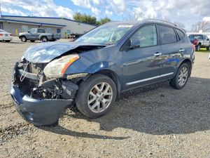Nissan Rogue S 2.5L 4 2012