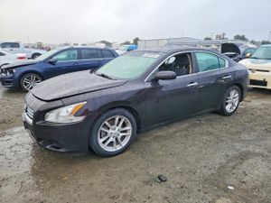 Nissan Maxima S 3.5L 6 2013