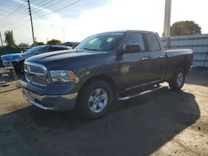 RAM 1500 SLT 5.7L 8 2015
