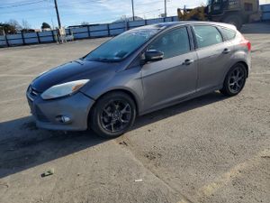 Ford Focus SE 2.0L 4 2013