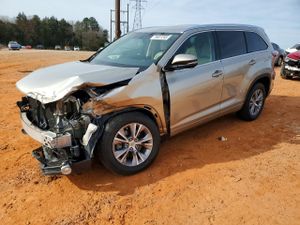 Toyota Highlander 3.5L 6 2015