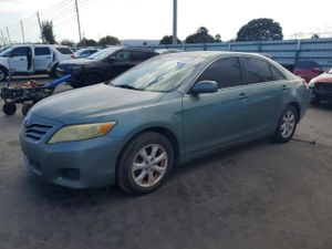 Toyota Camry BASE 2.5L 4 2011