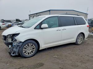 Toyota Sienna XLE 3.5L 6 2013