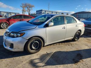 Toyota Corolla 1.8L 4 2013