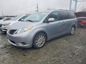 Toyota Sienna 3.5L 6 2011