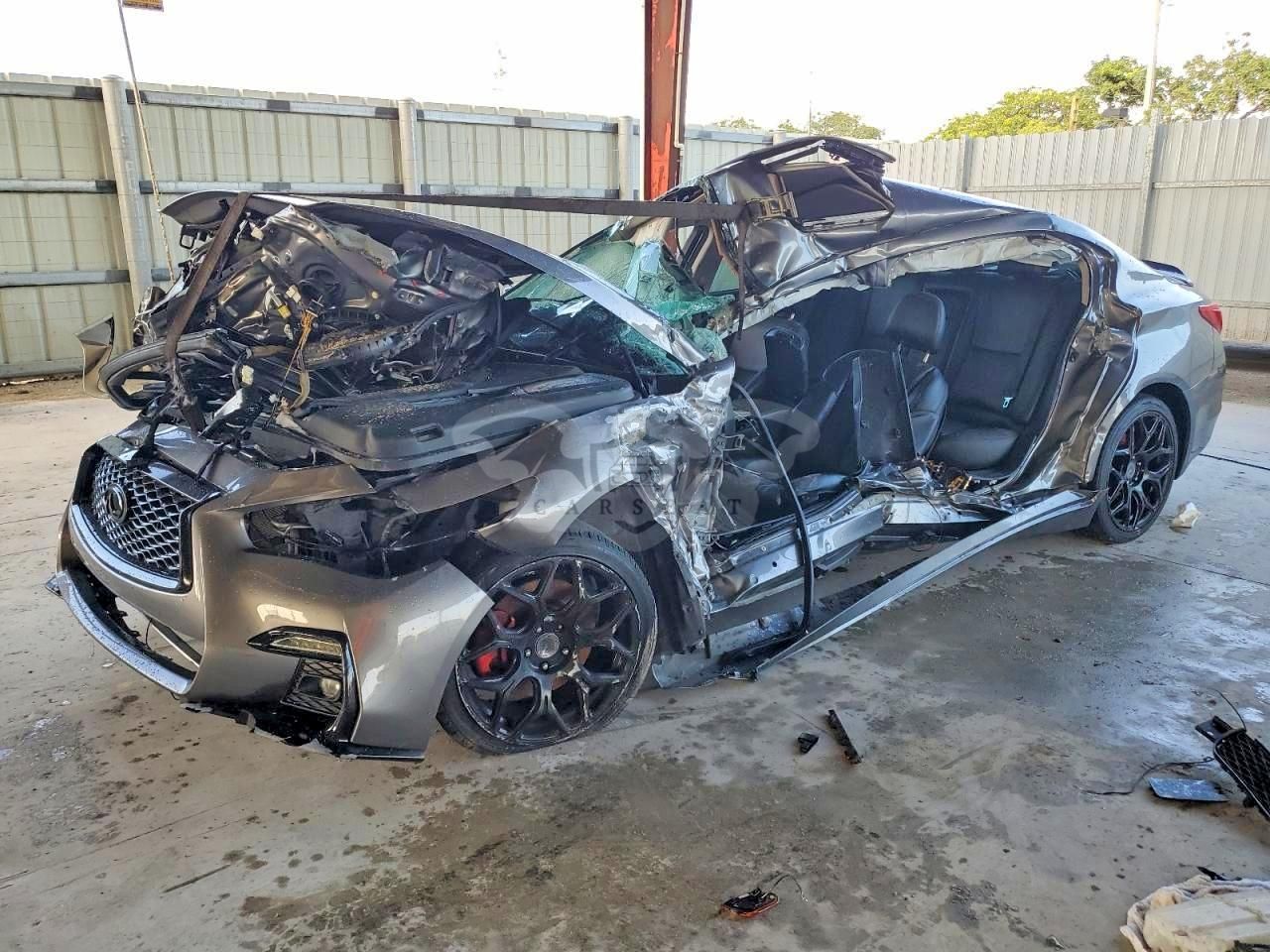 Infiniti Q50 3.7L 6 2014