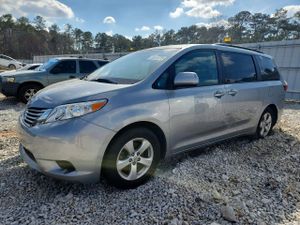 Toyota Sienna 3.5L 6 2015