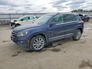 Volkswagen Tiguan 2.0L 4 2013