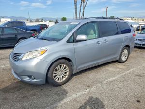 Toyota Sienna 3.5L 6 2011