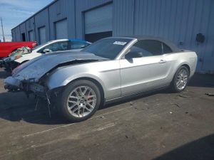 Ford Mustang 3.7L 6 2012
