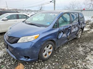 Toyota Sienna 3.5L 6 2014