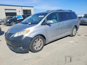 Toyota Sienna 3.5L 6 2011