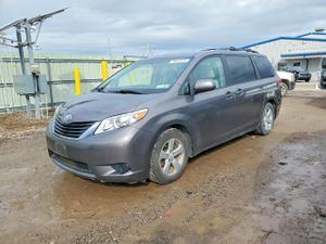 Toyota Sienna 3.5L 6 2011