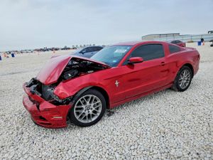 Ford Mustang 3.7L 6 2013