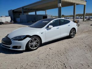Tesla Model S 2015