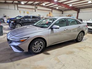 Hyundai Elantra 2.0L 4 2024