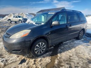 Toyota Sienna 3.5L 6 2010
