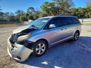 Toyota Sienna 3.5L 6 2014