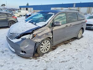 Toyota Sienna 3.5L 6 2014