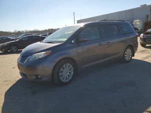 Toyota Sienna 3.5L 6 2015