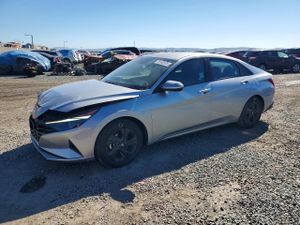 Hyundai Elantra 2.0L 4 2023