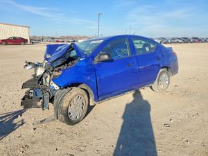 Nissan Versa 1.6L 4 2015