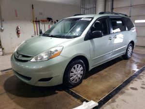 Toyota Sienna 3.5L 6 2010