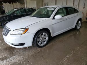 Chrysler 200 2.4L 4 2013