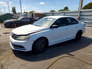 Volkswagen Jetta 2L 4 2015