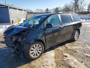 Toyota Sienna 3.5L 6 2014