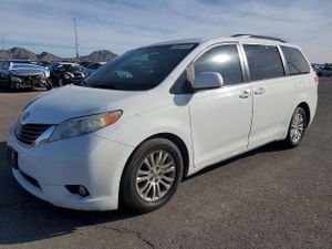 Toyota Sienna 3.5L 6 2014