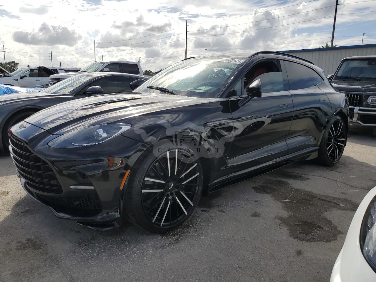 Aston Martin DBX 4.0L 8 2023