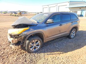 Toyota Highlander 3.5L 6 2015