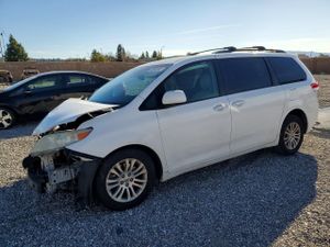Toyota Sienna 3.5L 6 2014
