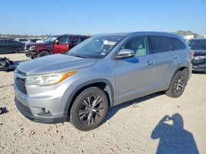 Toyota Highlander 3.5L 6 2016