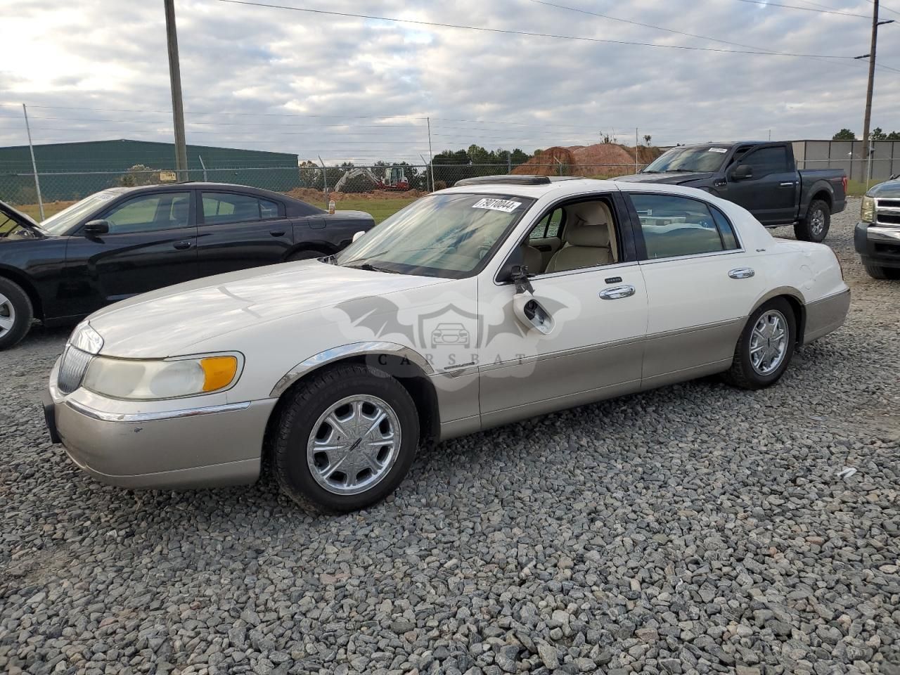 Lincoln Town Car SIGNATURE 4.6L 8 2001