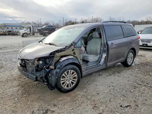 Toyota Sienna 3.5L 6 2014