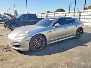 Porsche Panamera 4.8L 8 2011